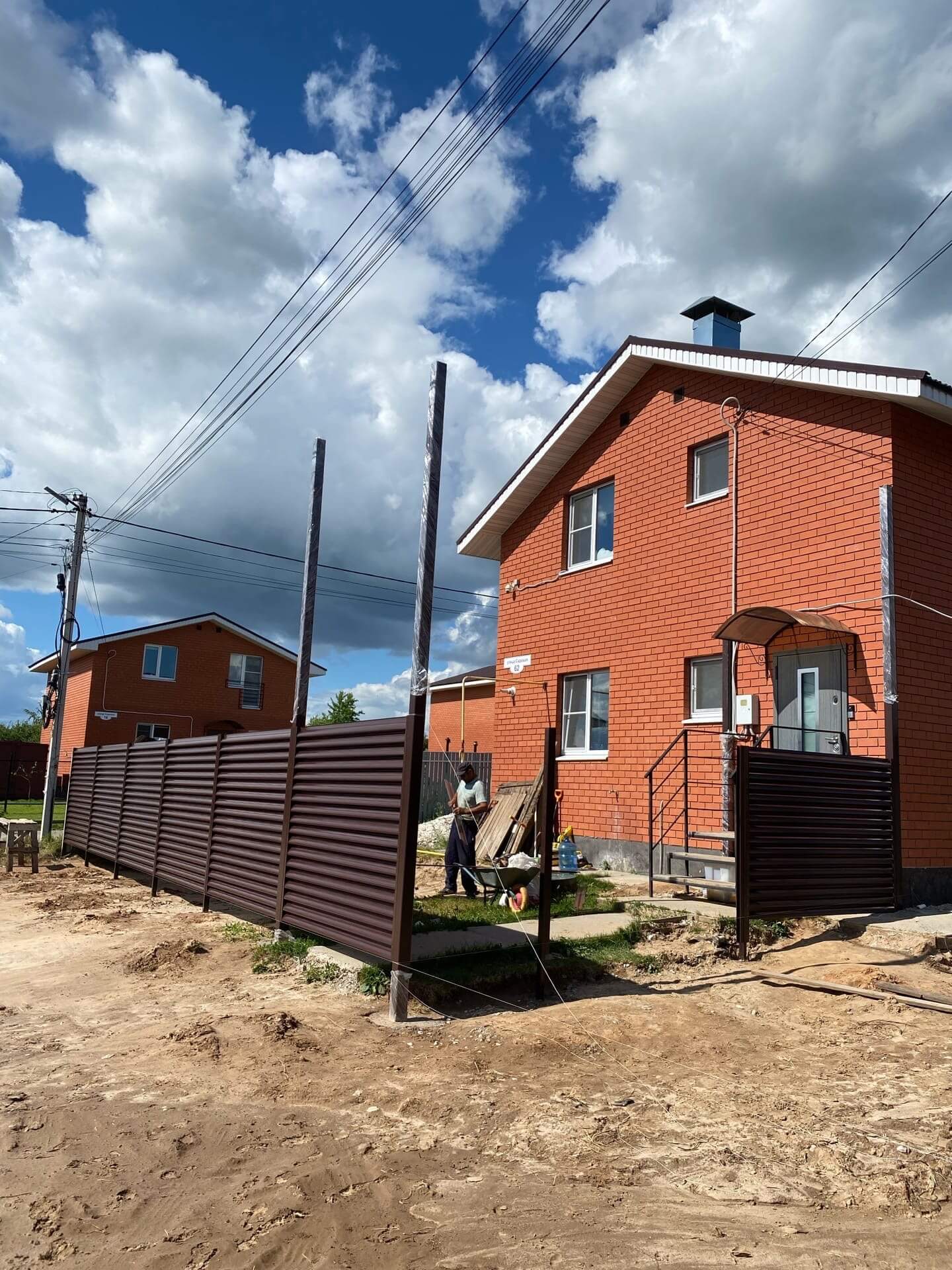 Забор-жалюзи из ламелей еврожалюзи 14м RAL8017 Шоколад фото 1 в Москве