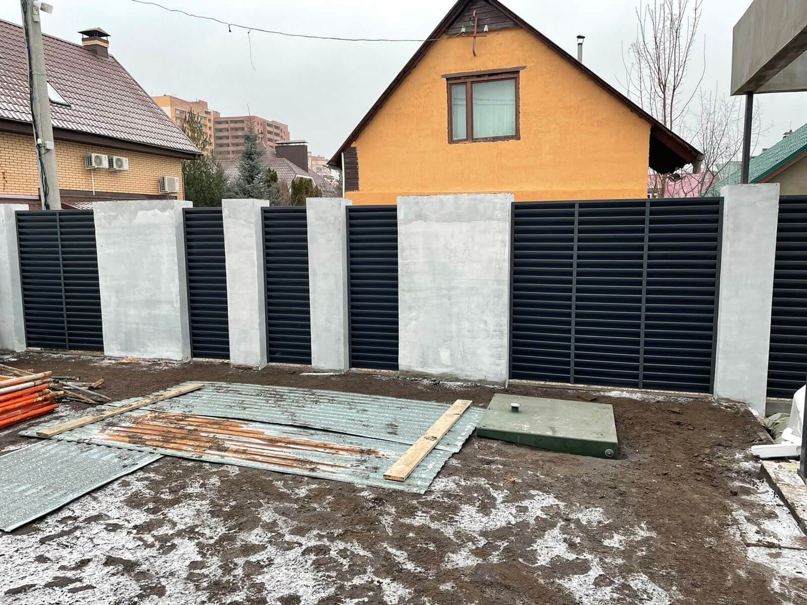 Забор из ламелей еврожалюзи 28м RAL7024/7024 Серый Графит двусторонний в Москве
