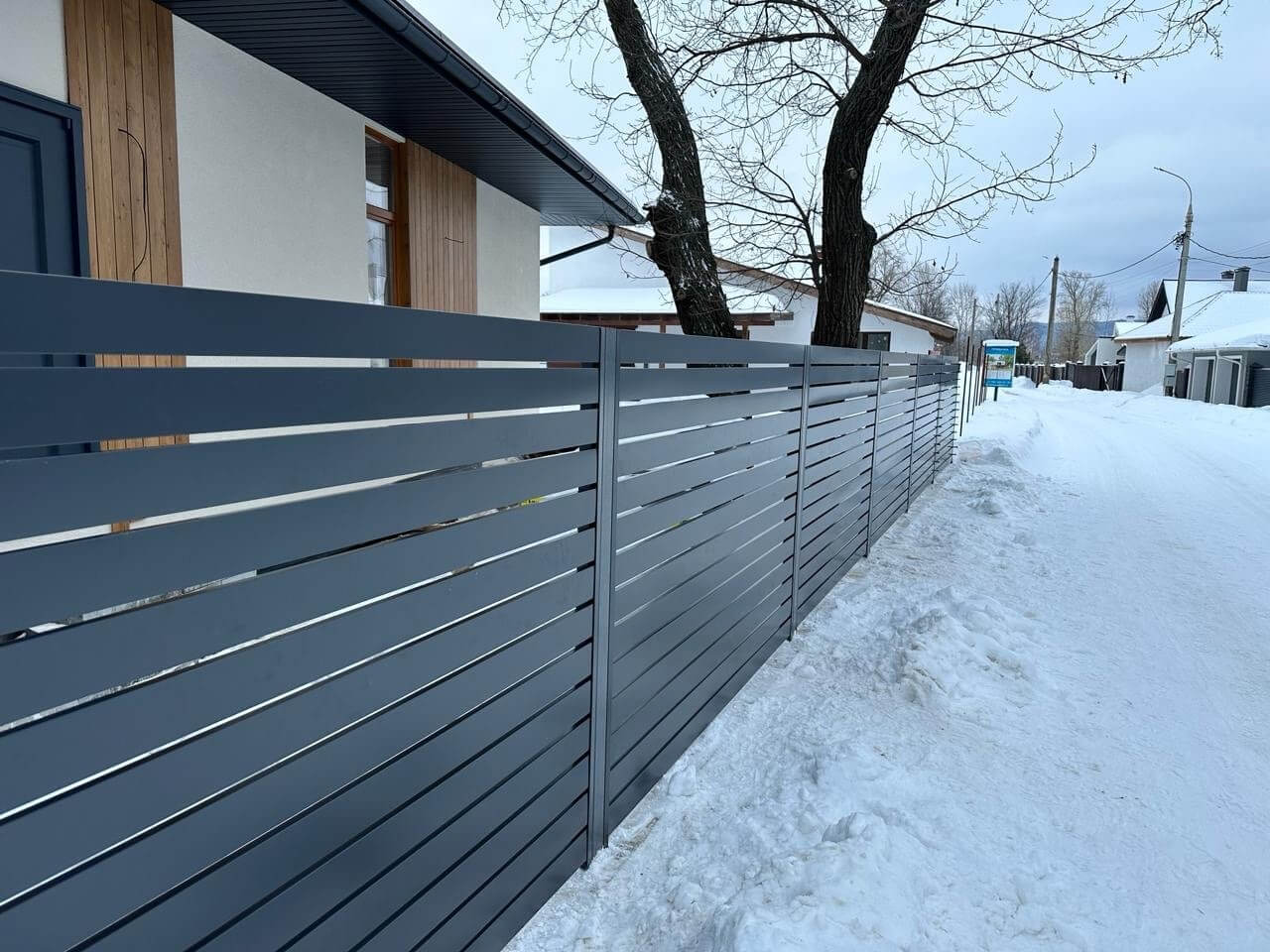 Забор-ранчо из металлопланкена 37м RAL7024 Серый Графит фото 5 в Москве