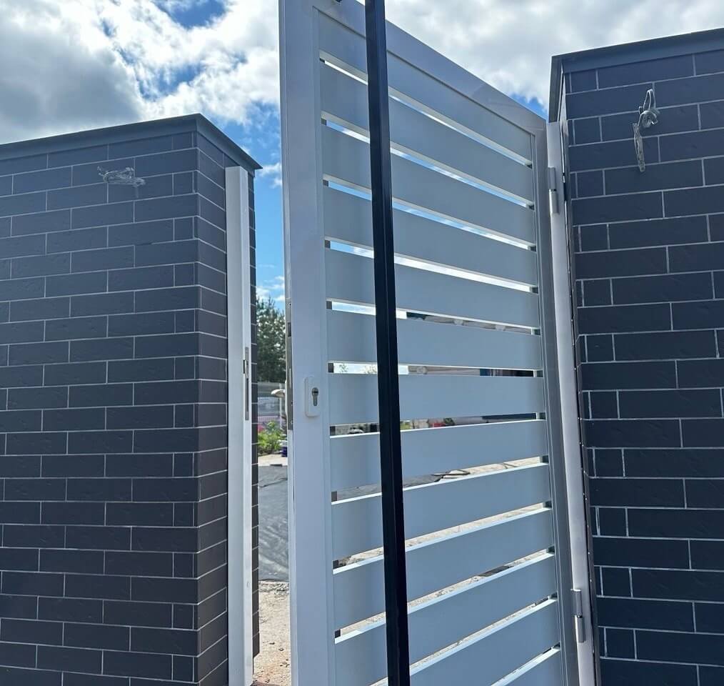 Калитка из металлопланкена RAL9003 Белый фото 1 в Москве