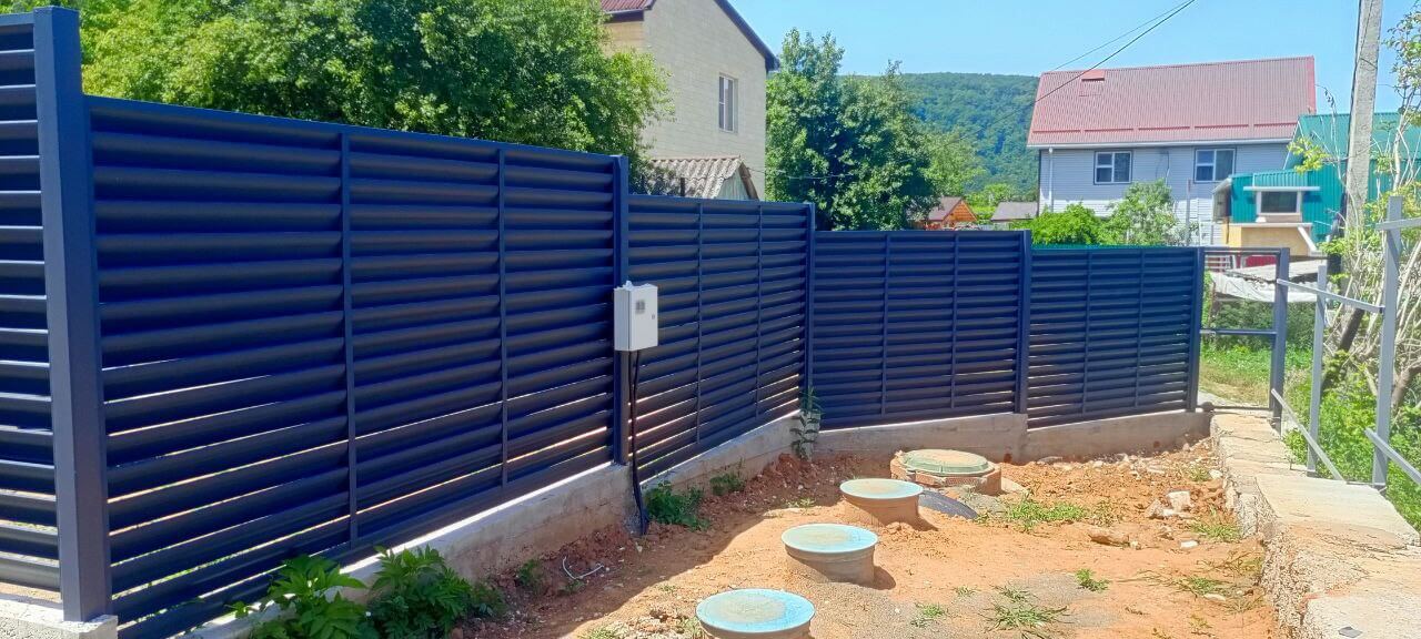 Забор-жалюзи из ламелей Еврожалюзи 53м RAL7024 Серый Графит МАТТЕ фото 2 в Москве