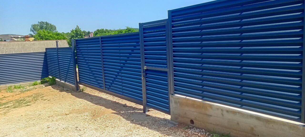 Забор-жалюзи из ламелей Еврожалюзи 53м RAL7024 Серый Графит МАТТЕ фото 15 в Москве