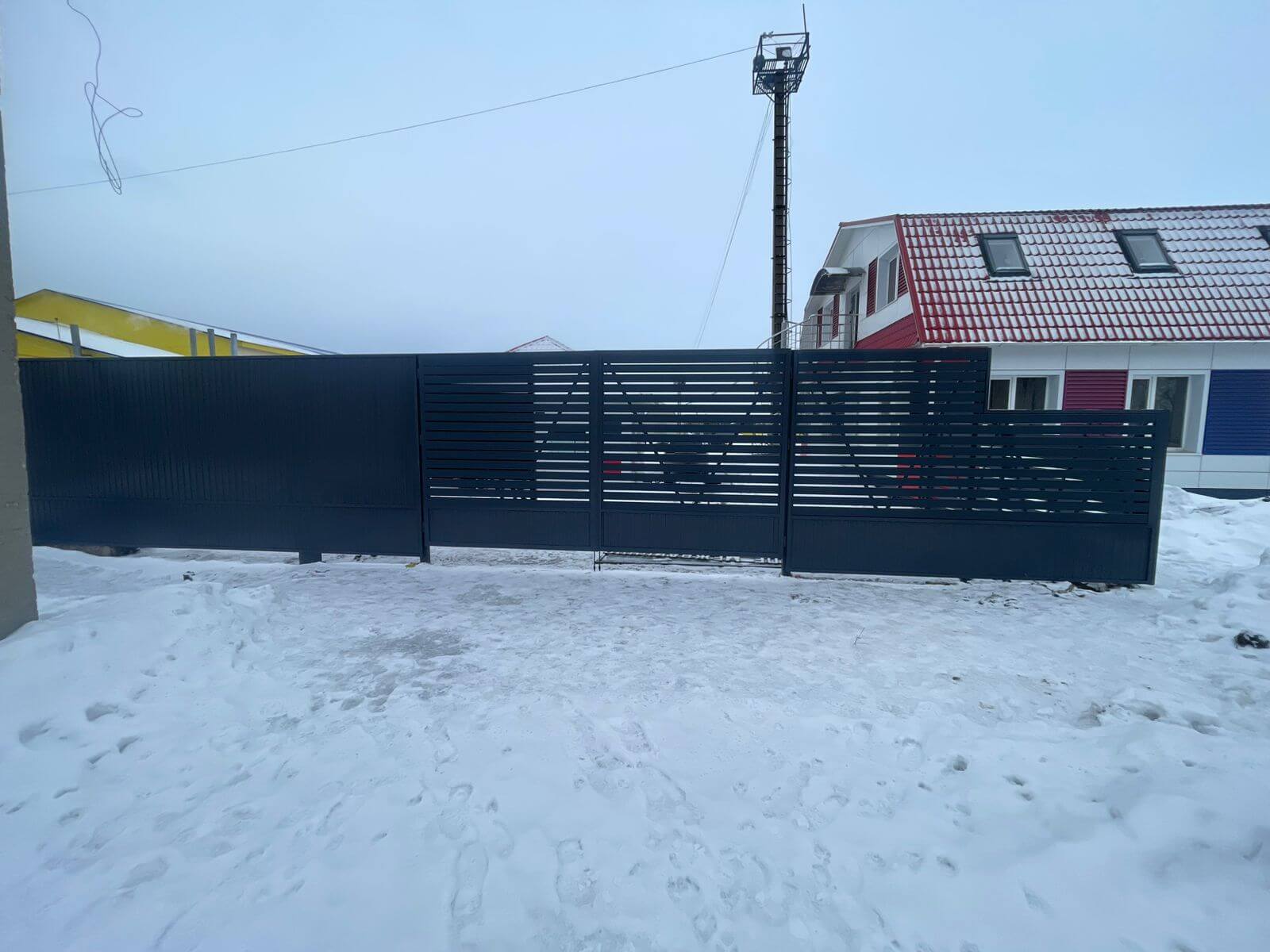 Забор-ранчо из металлического планкена 11м RAL7024 Серый Графит фото 2 в Москве