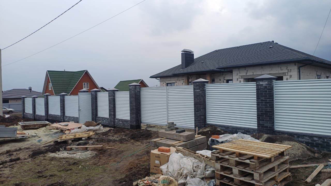 Забор-жалюзи из ламелей ЭКО-Z 94м RAL9003/9003 Белый двусторонний фото 2 в Москве