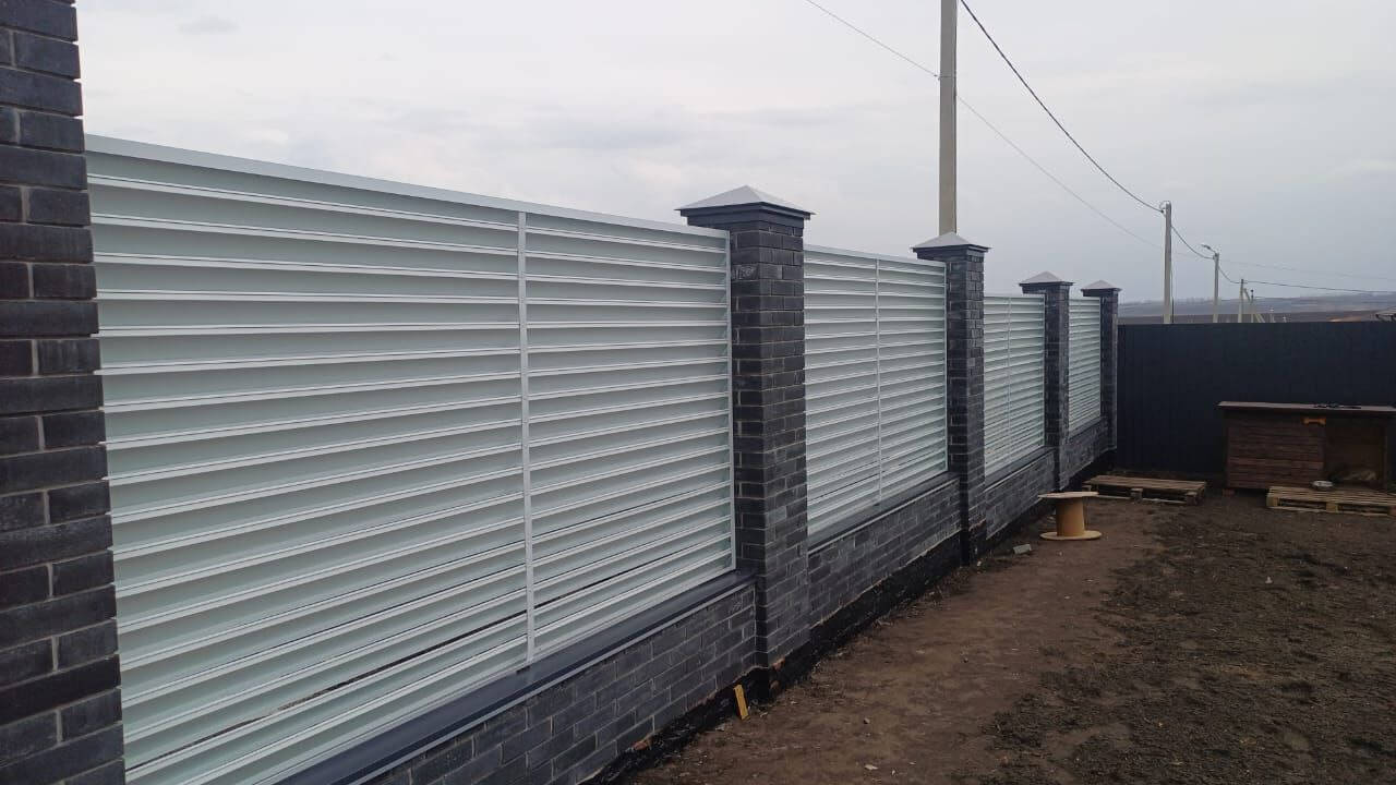 Забор-жалюзи из ламелей ЭКО-Z 94м RAL9003/9003 Белый двусторонний фото 1 в Москве