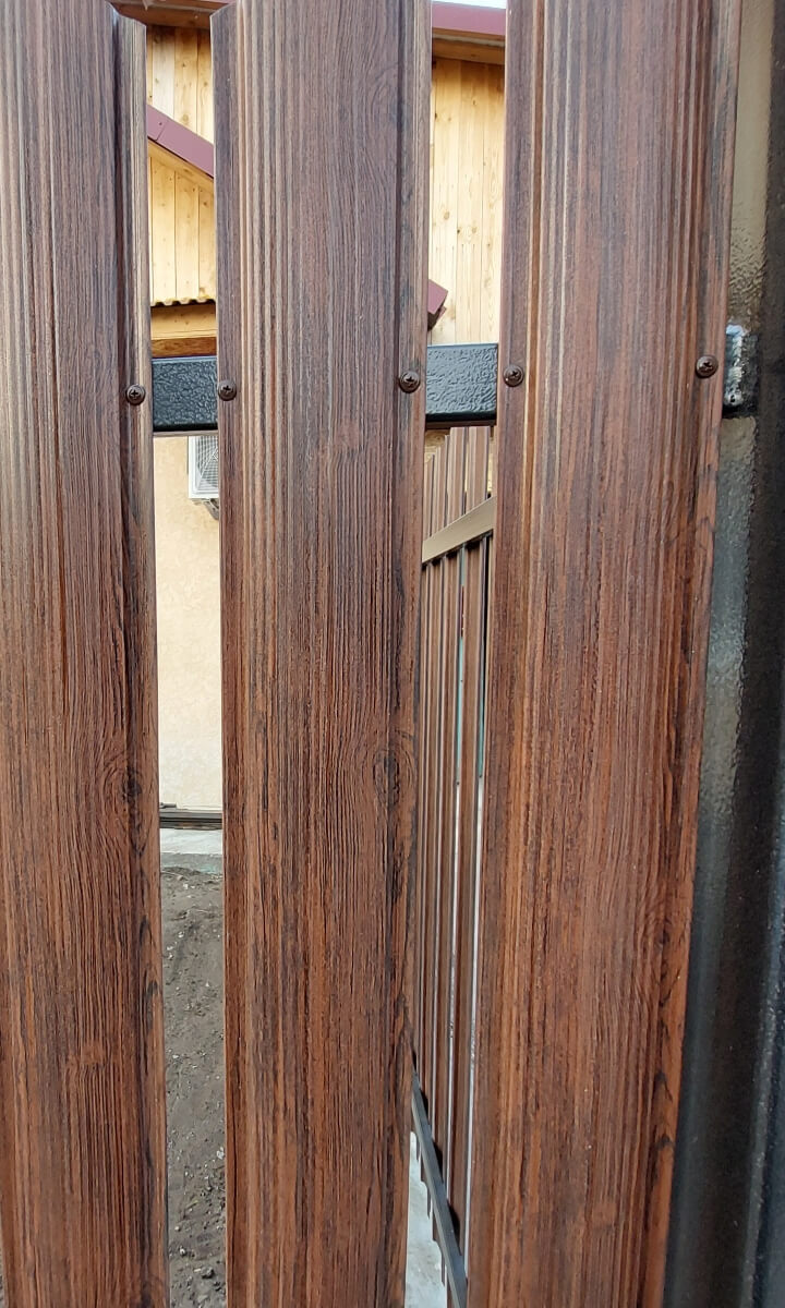 Забор из евроштакетника 13м Античный Дуб SteelArt двусторонний фото 1 в Москве