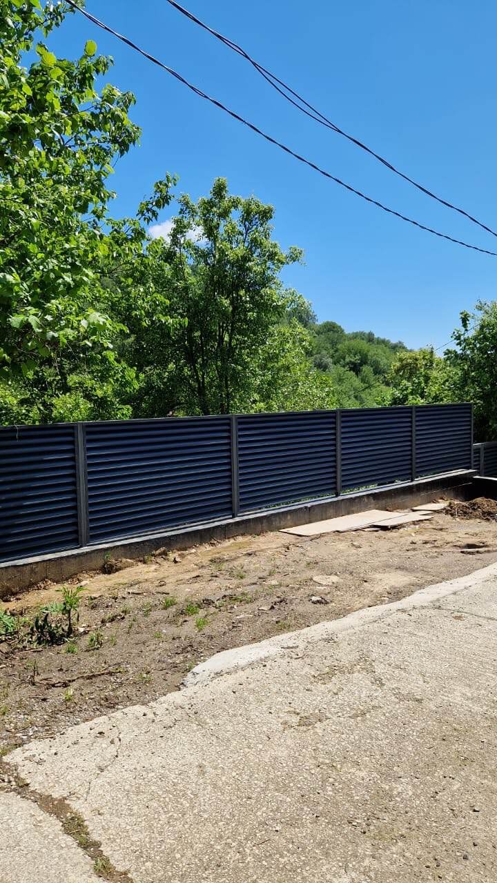 Забор-жалюзи из ламелей еврожалюзи 23м RAL7024/7024 Серый Графит двусторонний МАТТЕ фото 2 в Москве