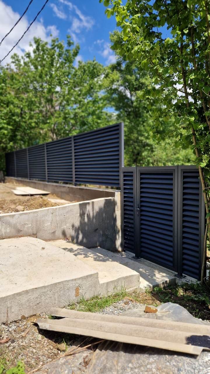 Забор-жалюзи из ламелей еврожалюзи 23м RAL7024/7024 Серый Графит двусторонний МАТТЕ фото 1 в Москве