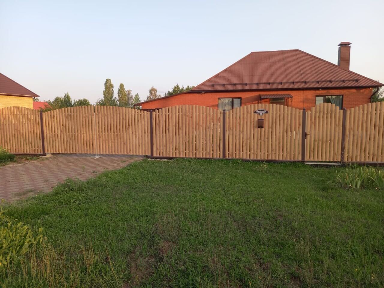 Забор из евроштакетника 24м Клен Светлый SteelArt фото 3 в Москве