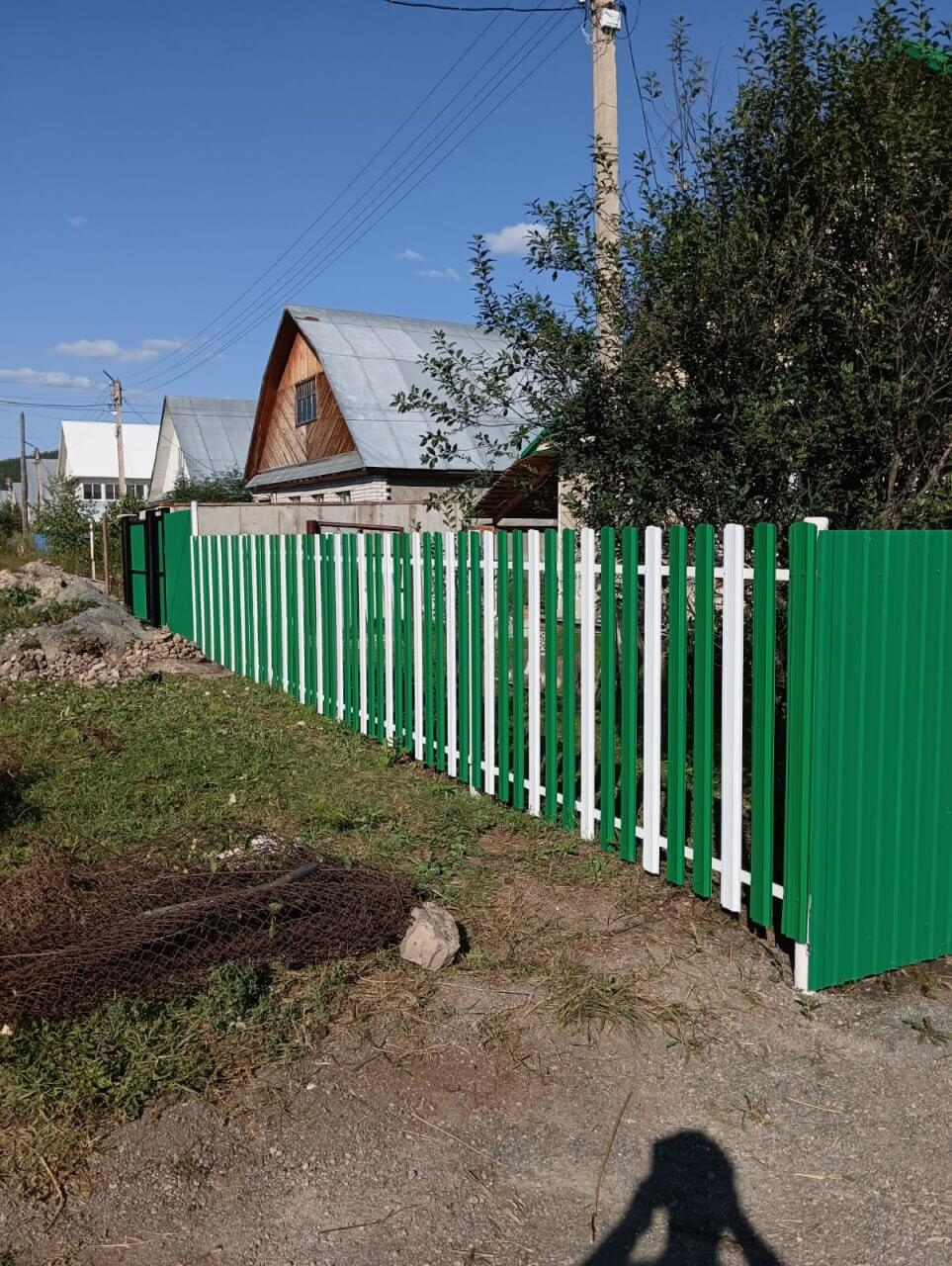 Забор из евроштакетника 10м RAL9003 Белый, RAL6029 Зеленая Мята в Москве