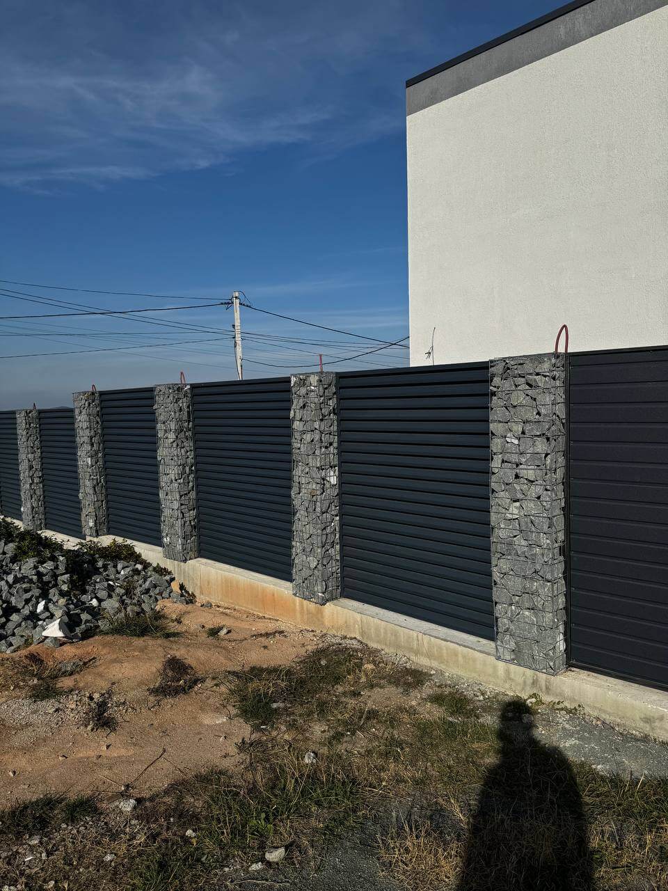 Забор-жалюзи из ламелей ЭКО-Z-US усиленных 36м RAL7024/7024 Серый Графит двусторонний МАТТЕ фото 6 в Москве