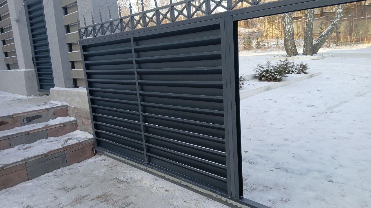 Входная группа из ламелей Хай-Тек RAL7024/7024 Серый Графит двусторонний МАТТЕ фото 16 в Москве