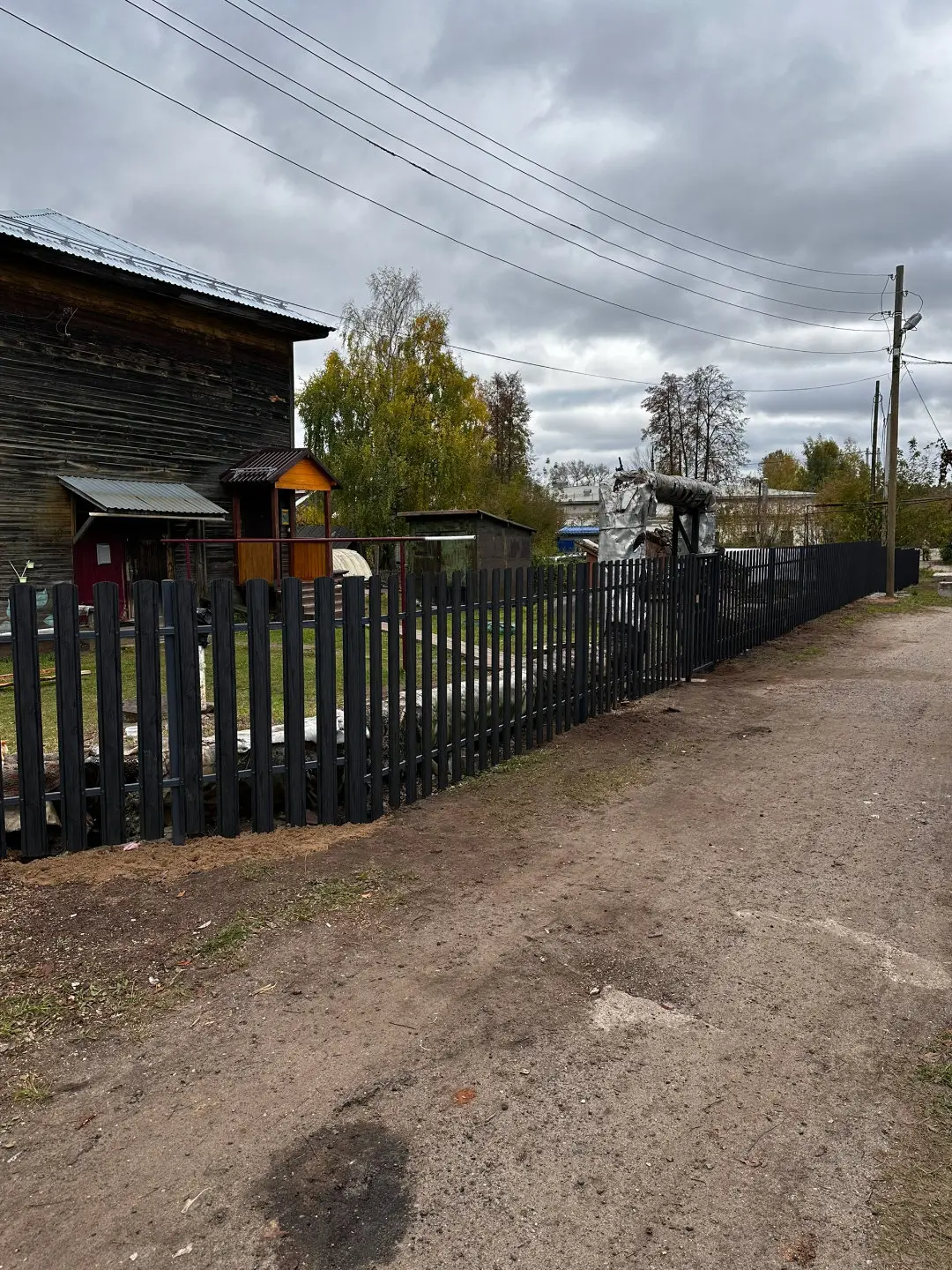 Забор из евроштакетника 63м Черное Дерево 3D Принтек фото 3 в Москве