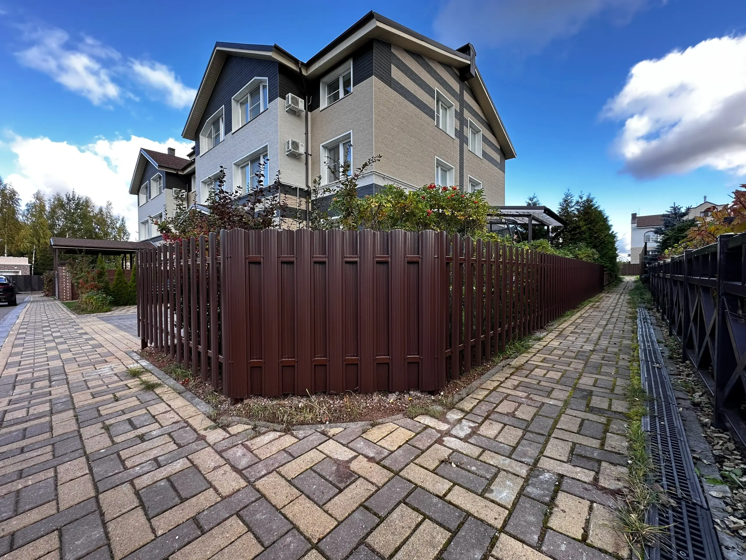 Заборчик из евроштакетника 18м RAL8017/8017 Шоколад двусторонний фото 1 в Москве
