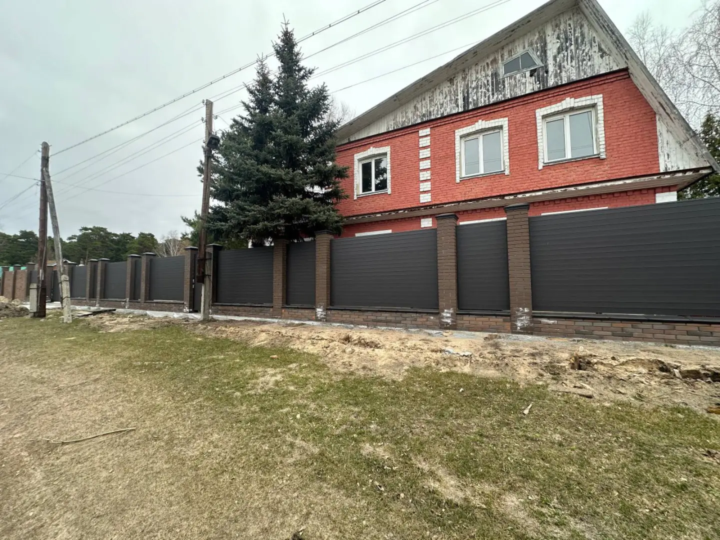 Забор-ранчо из металлического планкена 28м RAL8019 Темный Шоколад МАТТЕ фото 2 в Москве