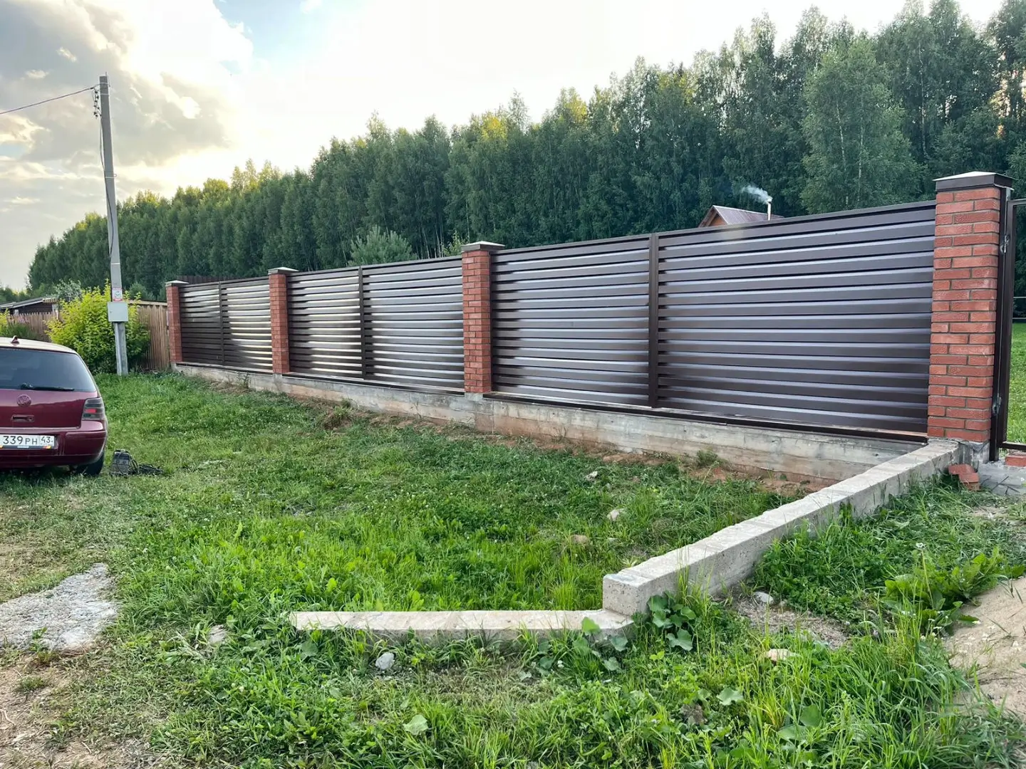 Забор-жалюзи из ламелей Хай-Тек 26м RAL8017/8017 Шоколад двусторонний в Москве