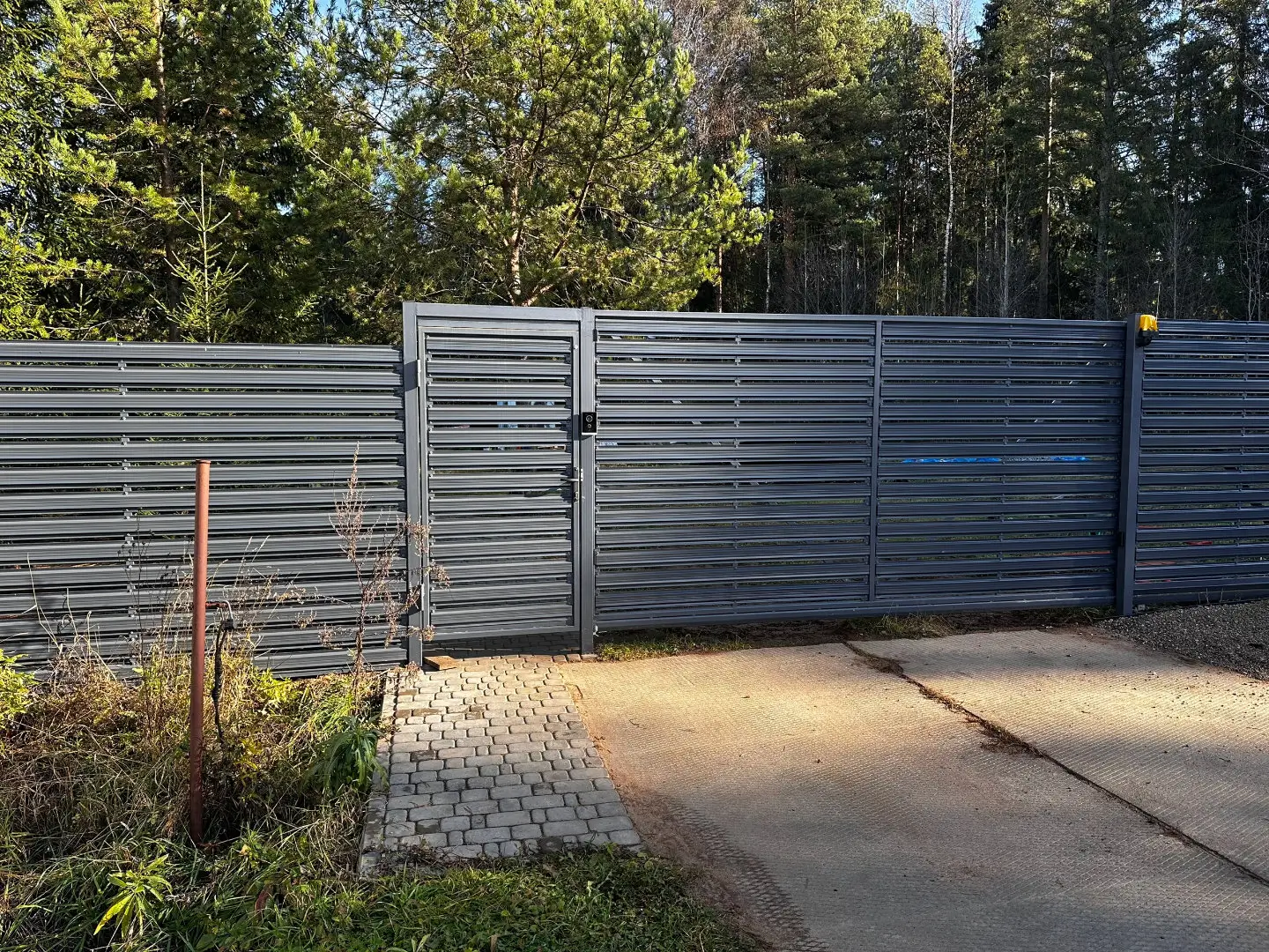 Забор-ранчо из евроштакетника 10м RAL7024 Серый Графит в Москве