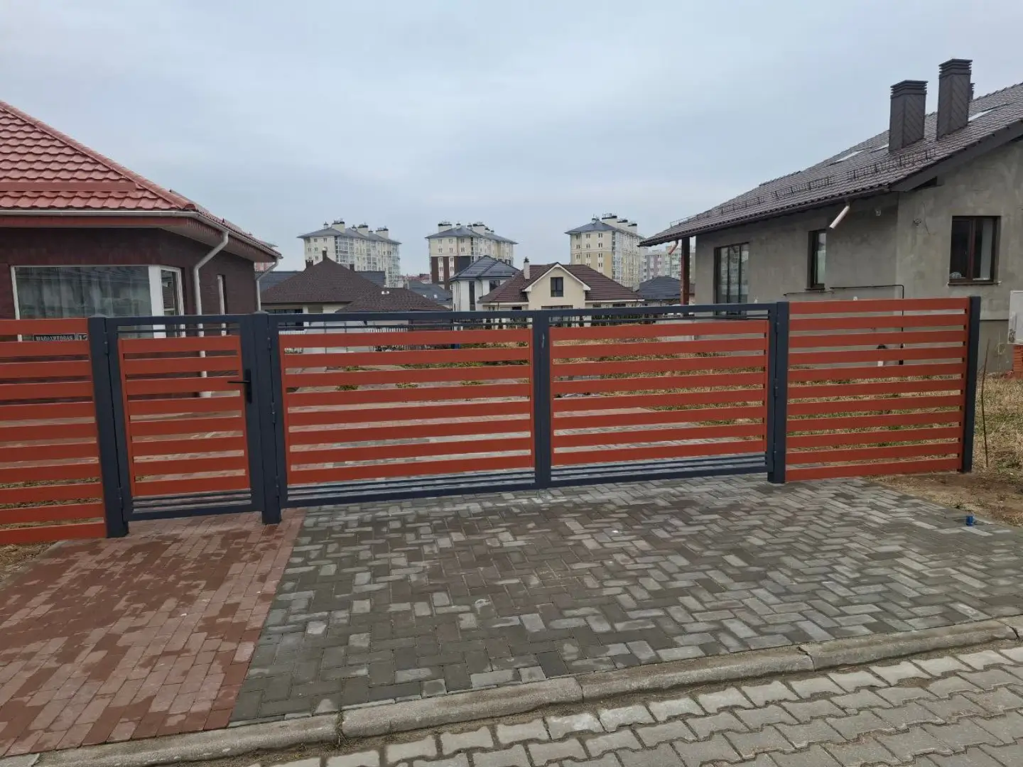 Забор-ранчо из металлопланкена 18м RAL8004 Терракотовый фото 2 в Москве